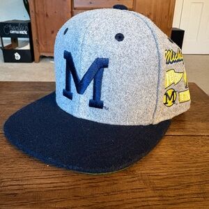 Mitchell & Ness Boy’s Heather Gray/Navy Michigan Wolverines Melton SnapBack Hat